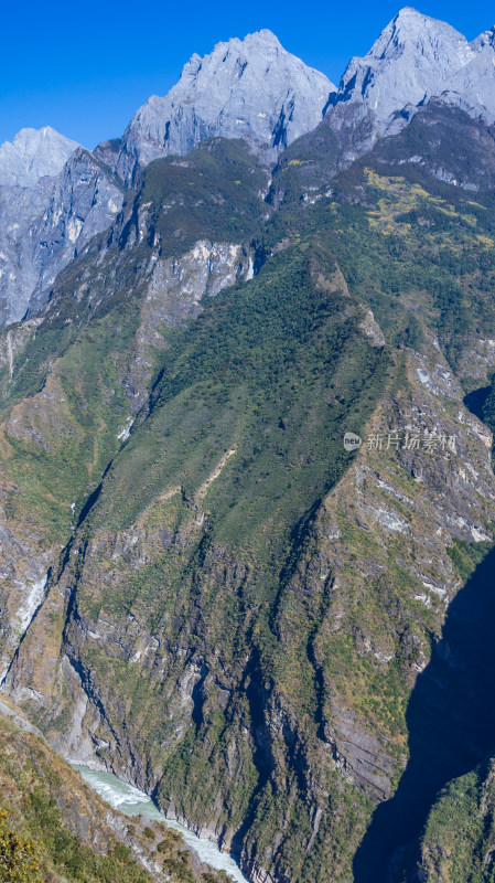 虎跳峡风景