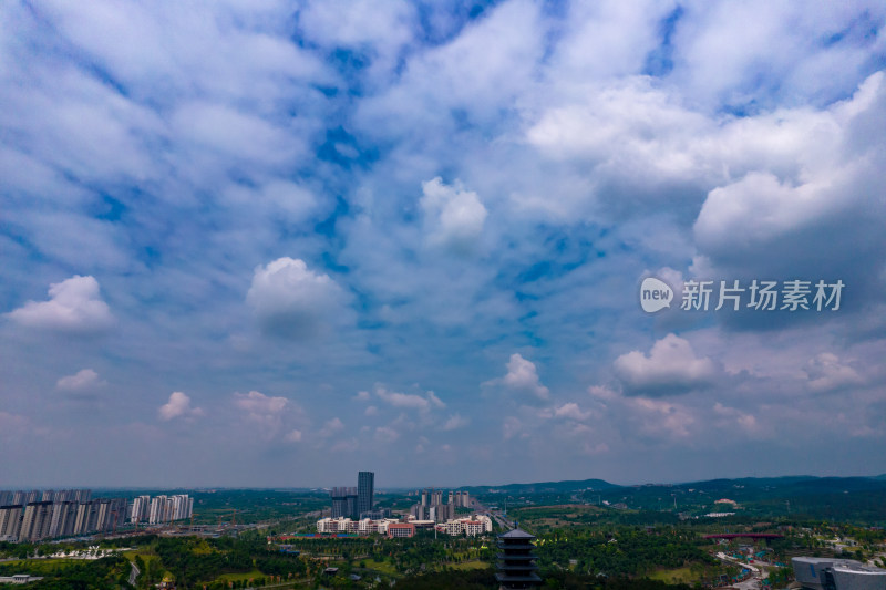 湖北荆门城市大景蓝天白云航拍图