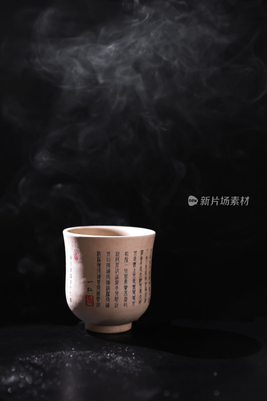 烟雾中的静物