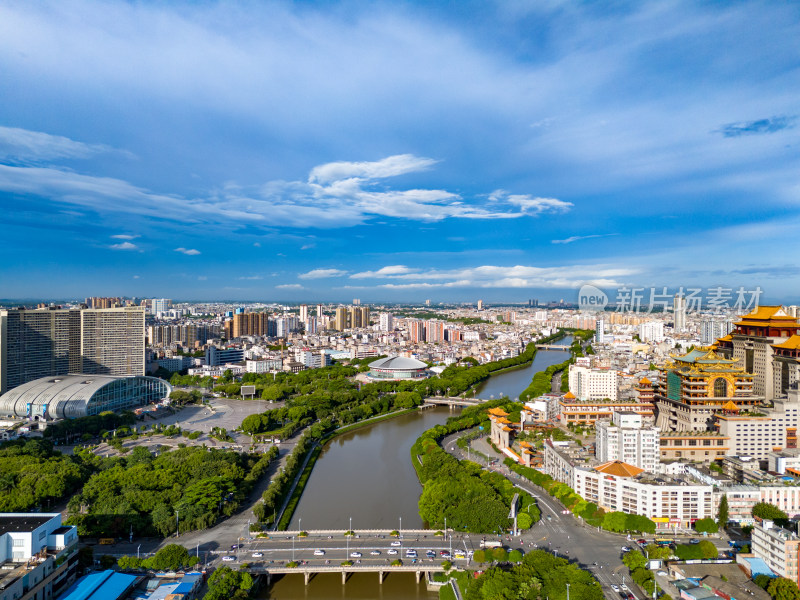 广西玉林城市大景蓝天白云航拍图