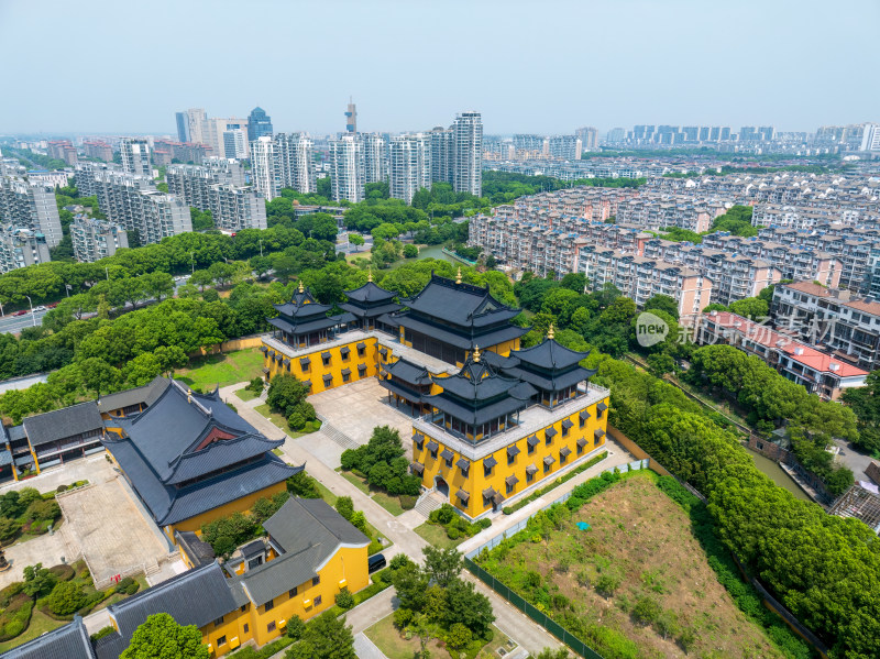 夏季白天航拍苏州张家港河南禅寺佛教建筑