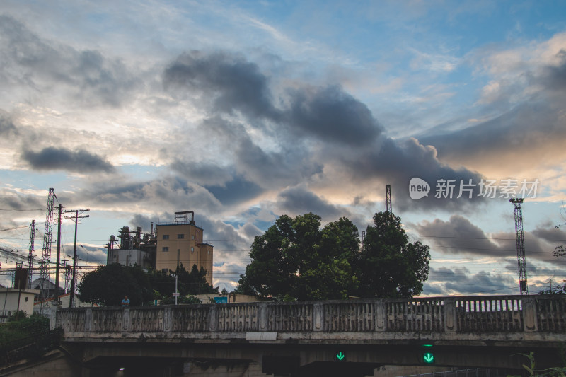 大面积积雨云景观