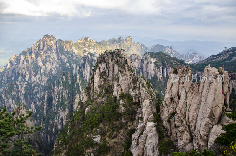 黄山松崖绝壁 险峻山峦 峰峦叠嶂