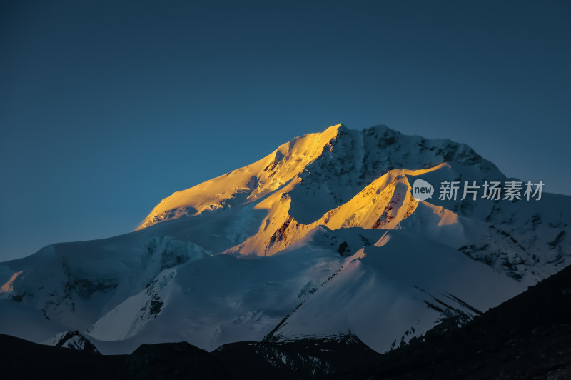 希夏邦马峰日照金山