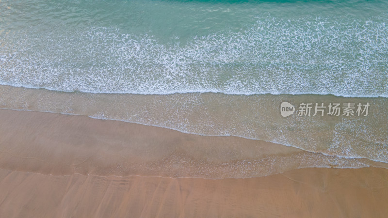 海滩海浪