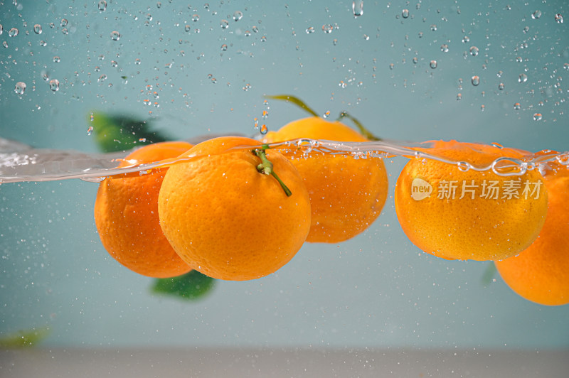 沃柑入水瞬间特写
