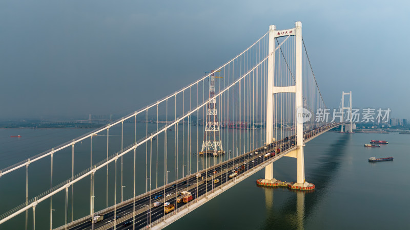 航拍视角下的海鸥岛南沙大桥