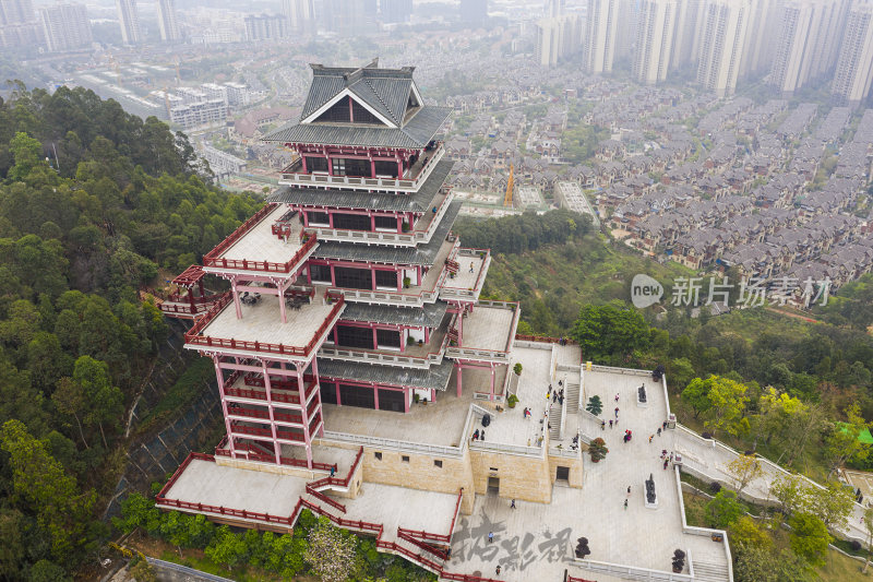 佛山展旗峰山顶特色建筑航拍