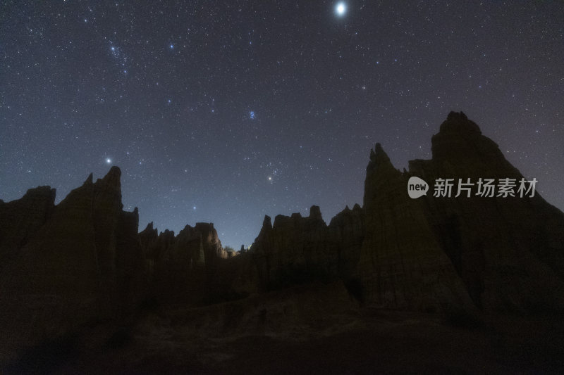 星空下的云南土林特色地貌夜景