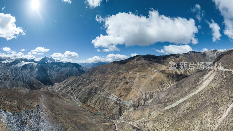 西藏昌都高原七十二拐盘山公路