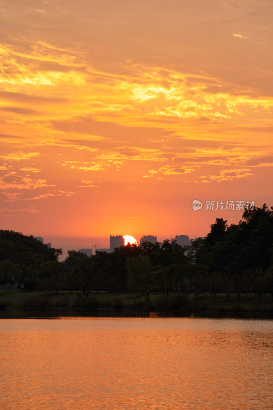 湖北武汉金银湖夕阳景色