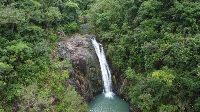 广东东莞：银瓶山森林公园清溪景区瀑布