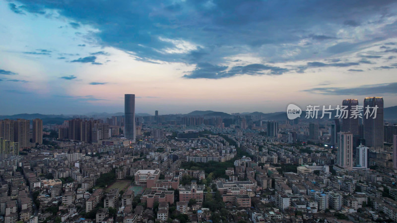 广东中山城市大景夕阳晚霞航拍图