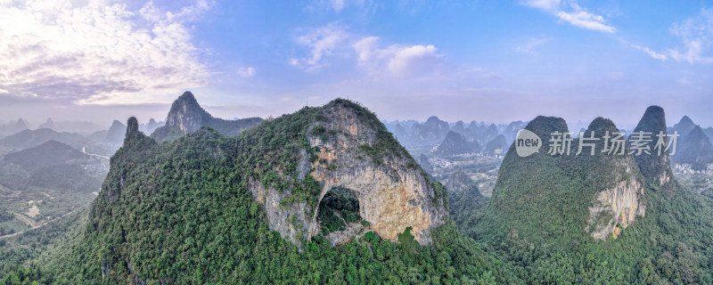 广西桂林阳朔山水风光全景图