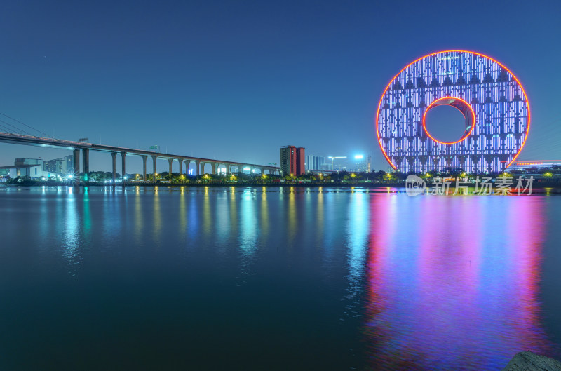 广州圆大厦夜景灯光秀与珠江东沙桥