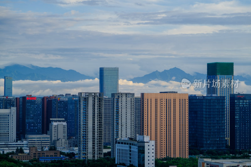 西安高新区唐延路傍晚风光