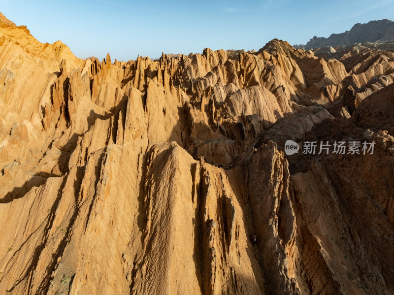 新疆南疆阿克苏库车天山红山石林大峡谷航拍