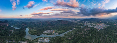 广东韶关丹霞山景区丹霞地貌航拍全景图