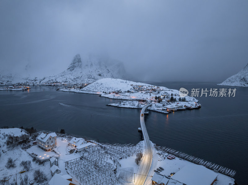 挪威罗弗敦群岛北极圈雷纳冬季雪景高空航拍