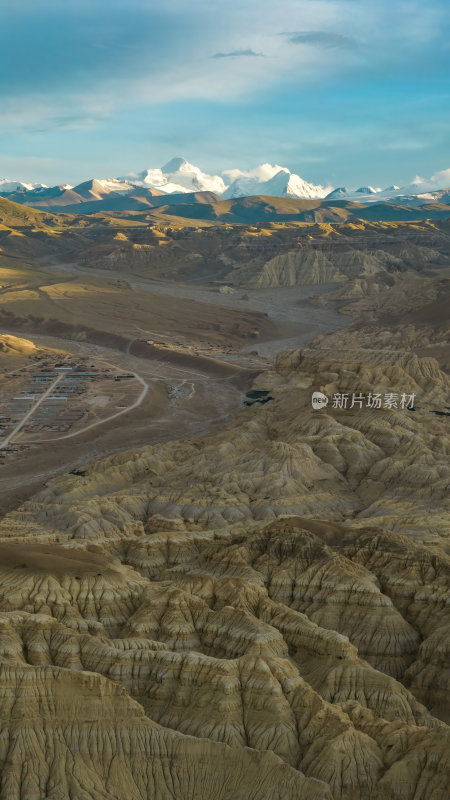 西藏阿里地区古格王朝文化遗迹日落高空航拍