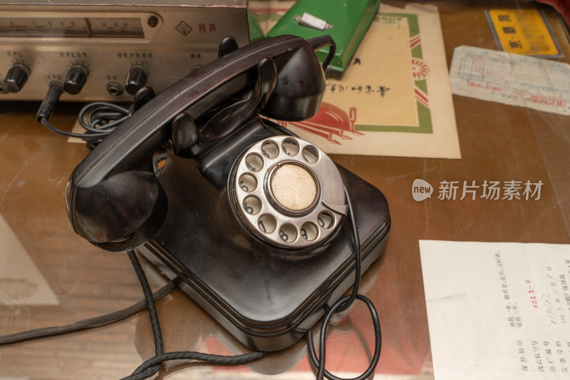 复古老式电话拨盘电话老旧通信设备