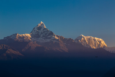 尼泊尔博卡拉雪山日出