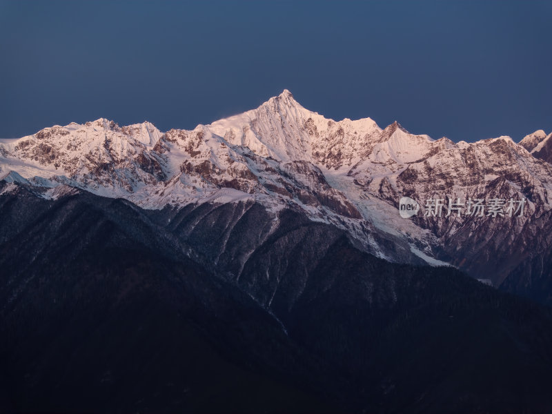 云南香格里拉梅里雪山飞来寺高空航拍