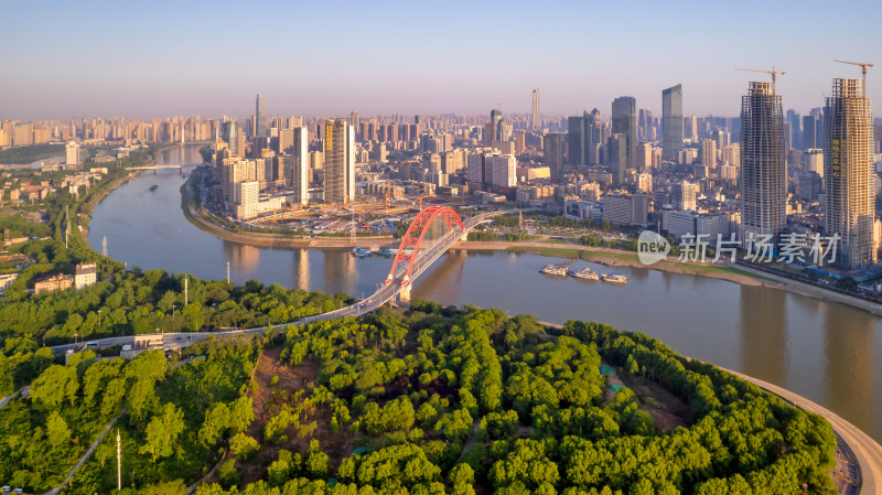 湖北武汉汉江晴川桥附近城市航拍