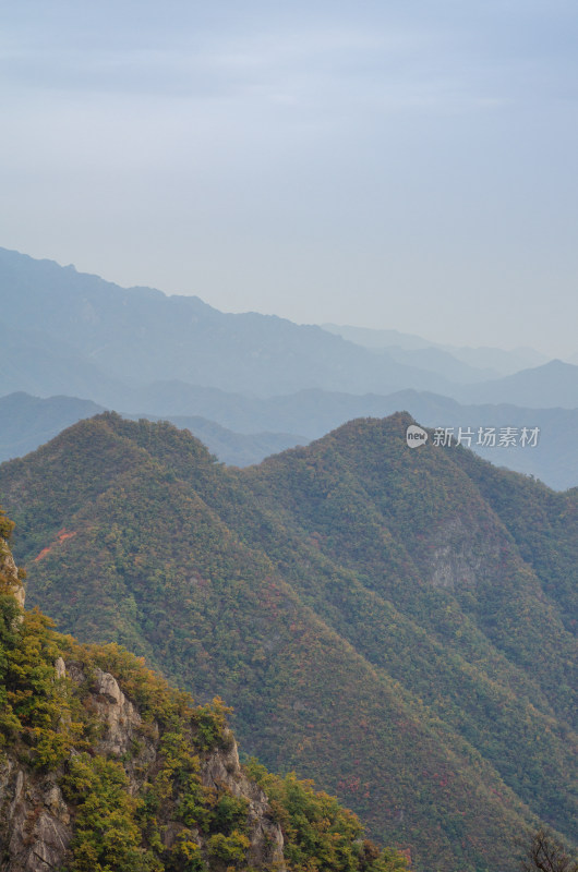 河南省洛阳白云山九龙潭秋天风景