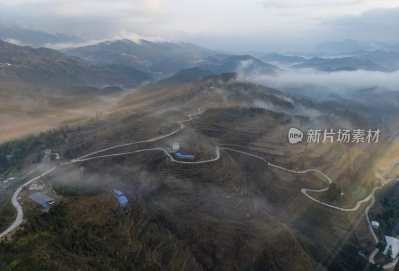 重庆酉阳：晨曦中的村庄