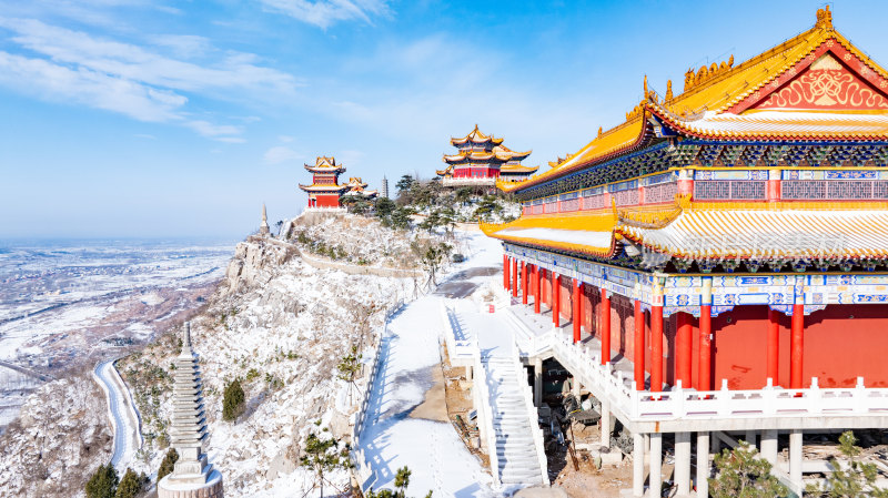 雪山之巅的古刹峄城大光明寺