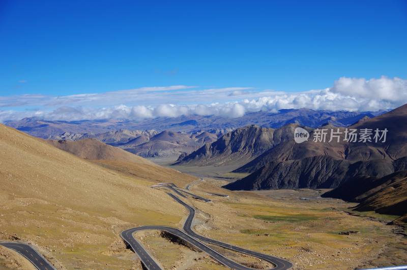 西藏盘山公路自然风景