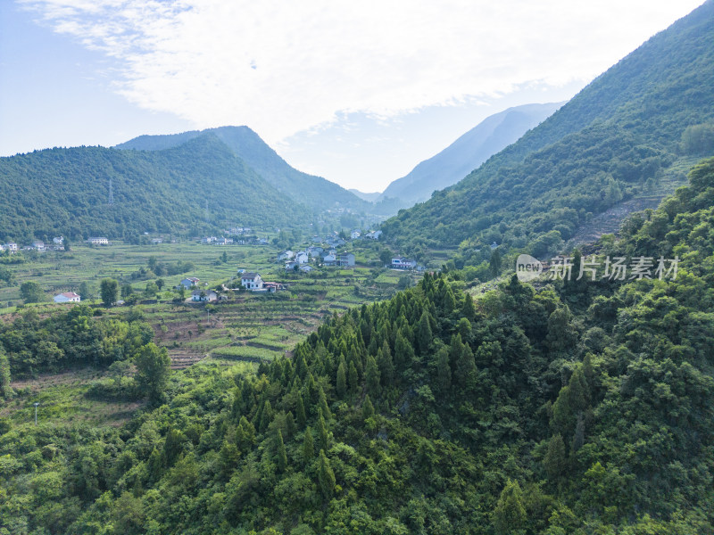 湖北新山水上公路山川自然风光航拍摄影图