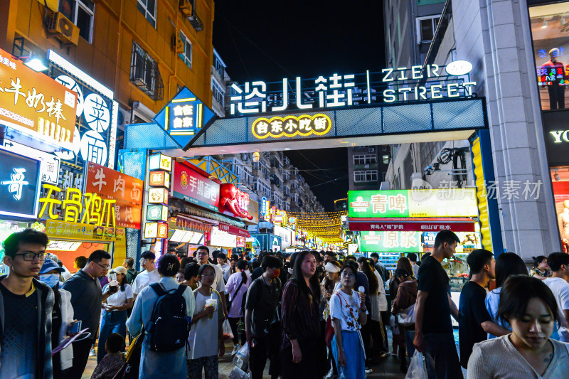 青岛台东步行街夜景夜晚延时