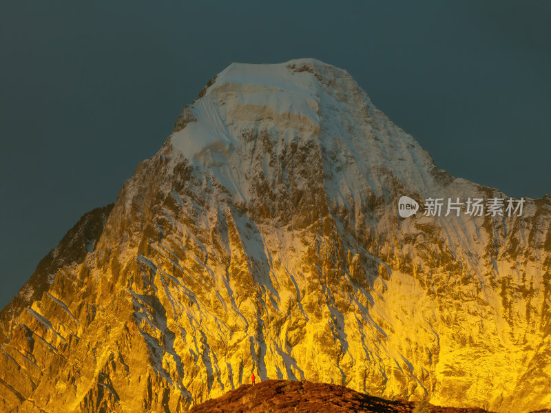 四川甘孜州稻城亚丁三神山雪山航拍