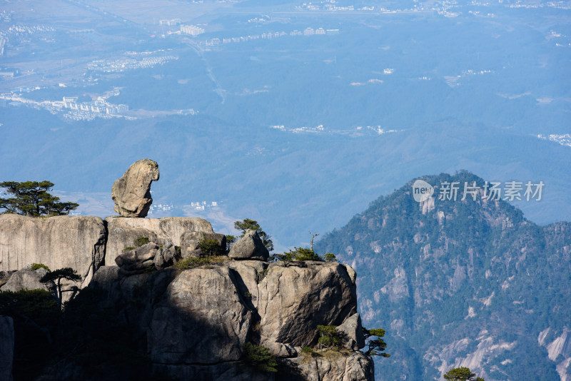 自然风光黄山风景区喀斯特地貌迎客松