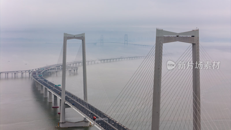 低空平流雾下的深中通道