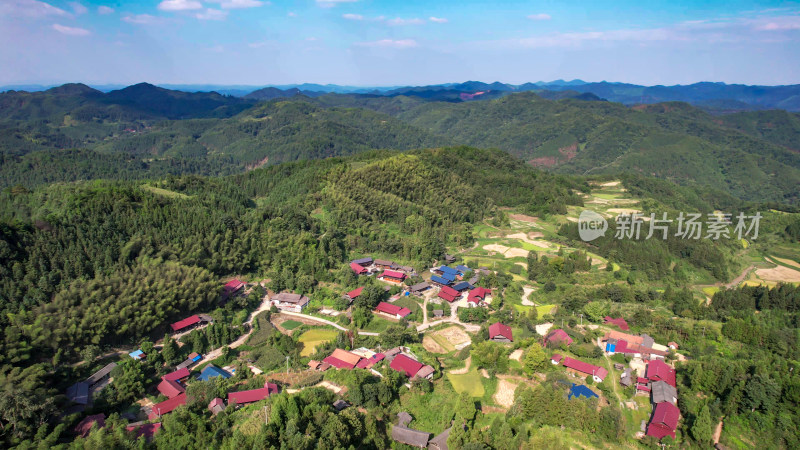 祖国壮丽山川青山蓝天白云航拍图