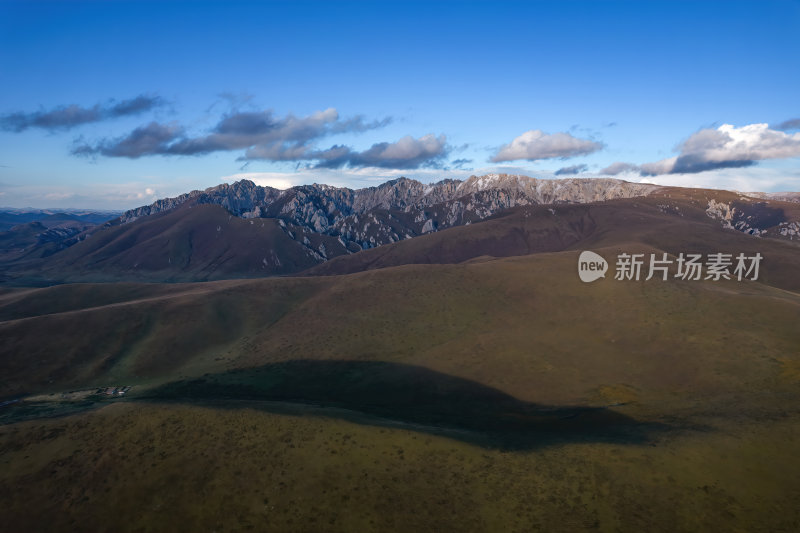 甘肃甘南玛曲阿万仓湿地蜿蜒河道草原航拍