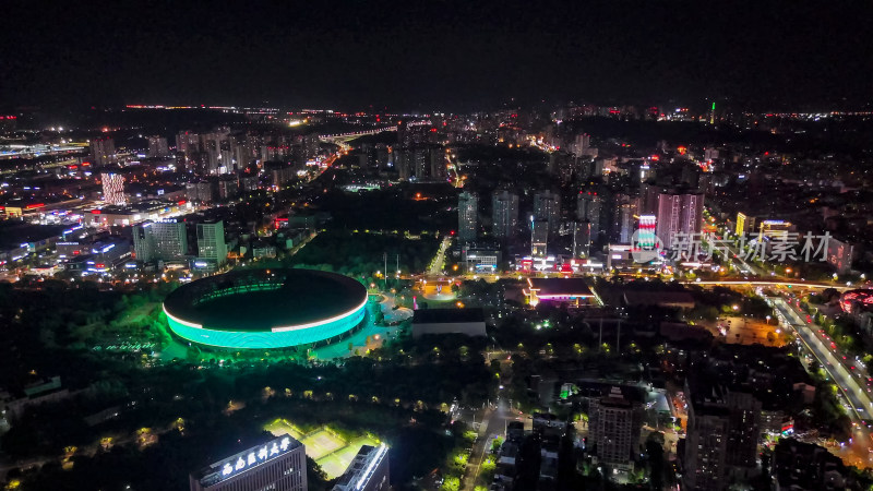 四川泸州城市大道夜景交通航拍图