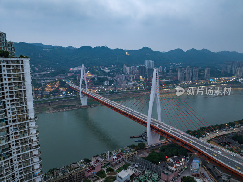 重庆朝天门来福士办公楼商场日落夜景航拍