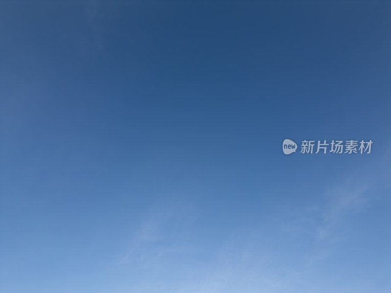 无人机高空航拍的天空