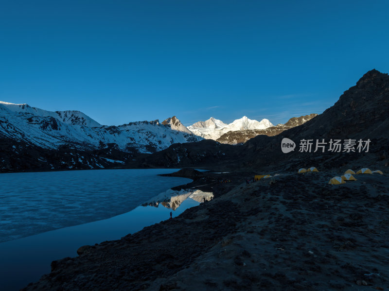 西藏日喀则珠峰东坡嘎玛沟喜马拉雅山脉航拍