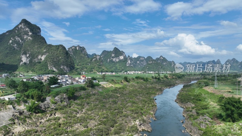 航拍广西山水自然风光美景青山绿水蓝天河池