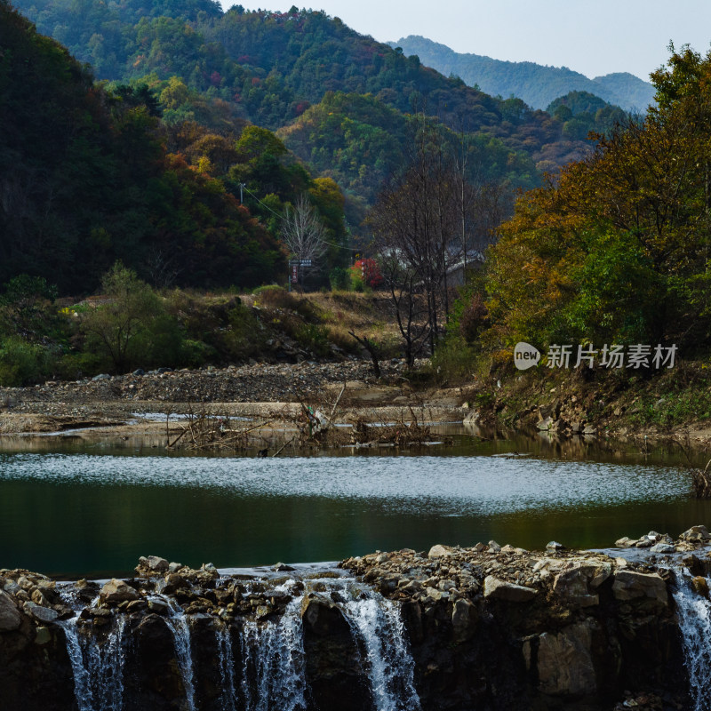 河南洛阳白云山的秋天河谷自然风光