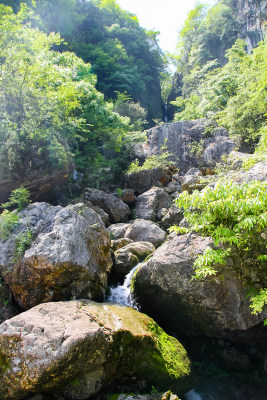 山涧溪流瀑布岩石