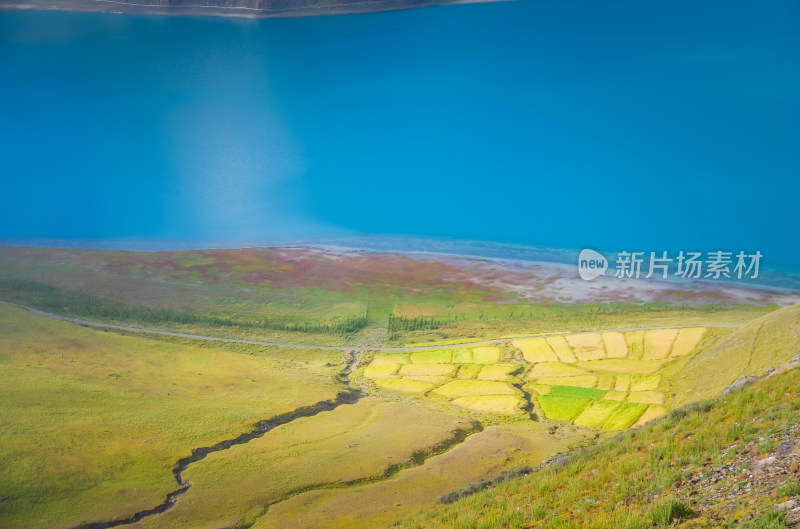 西藏羊湖山水自然风景