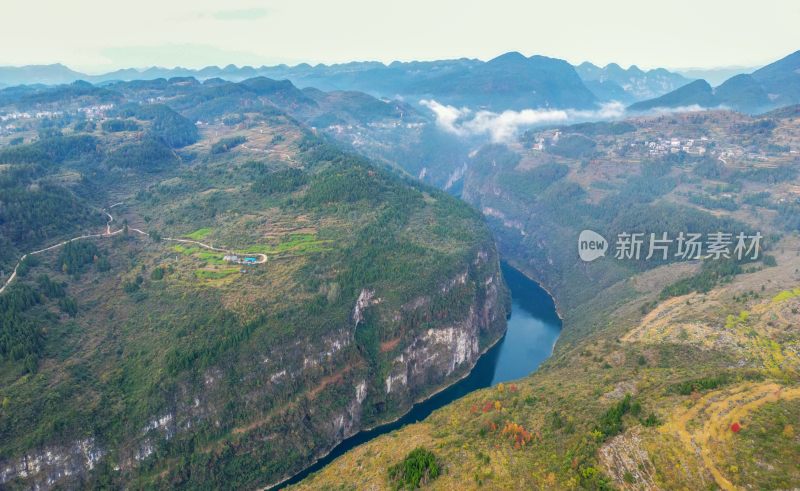 重庆酉阳：漫山遍野枫叶红