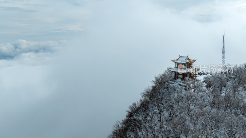 高山雪后云海航拍