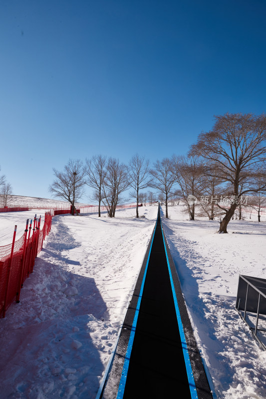 冰天雪地